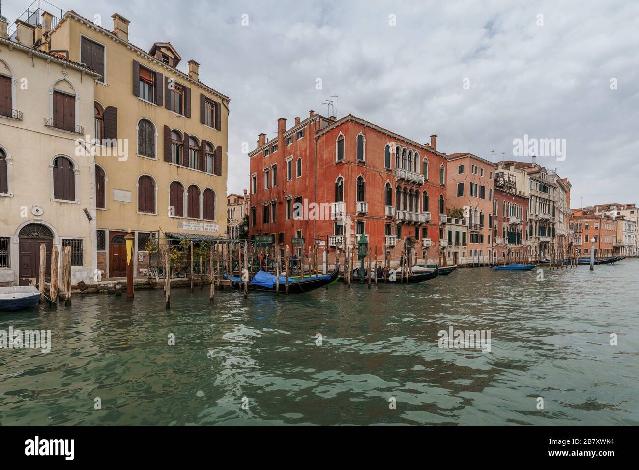 Old typical Venetian houses at the Grand Canal in Venice, Italy Stock ...