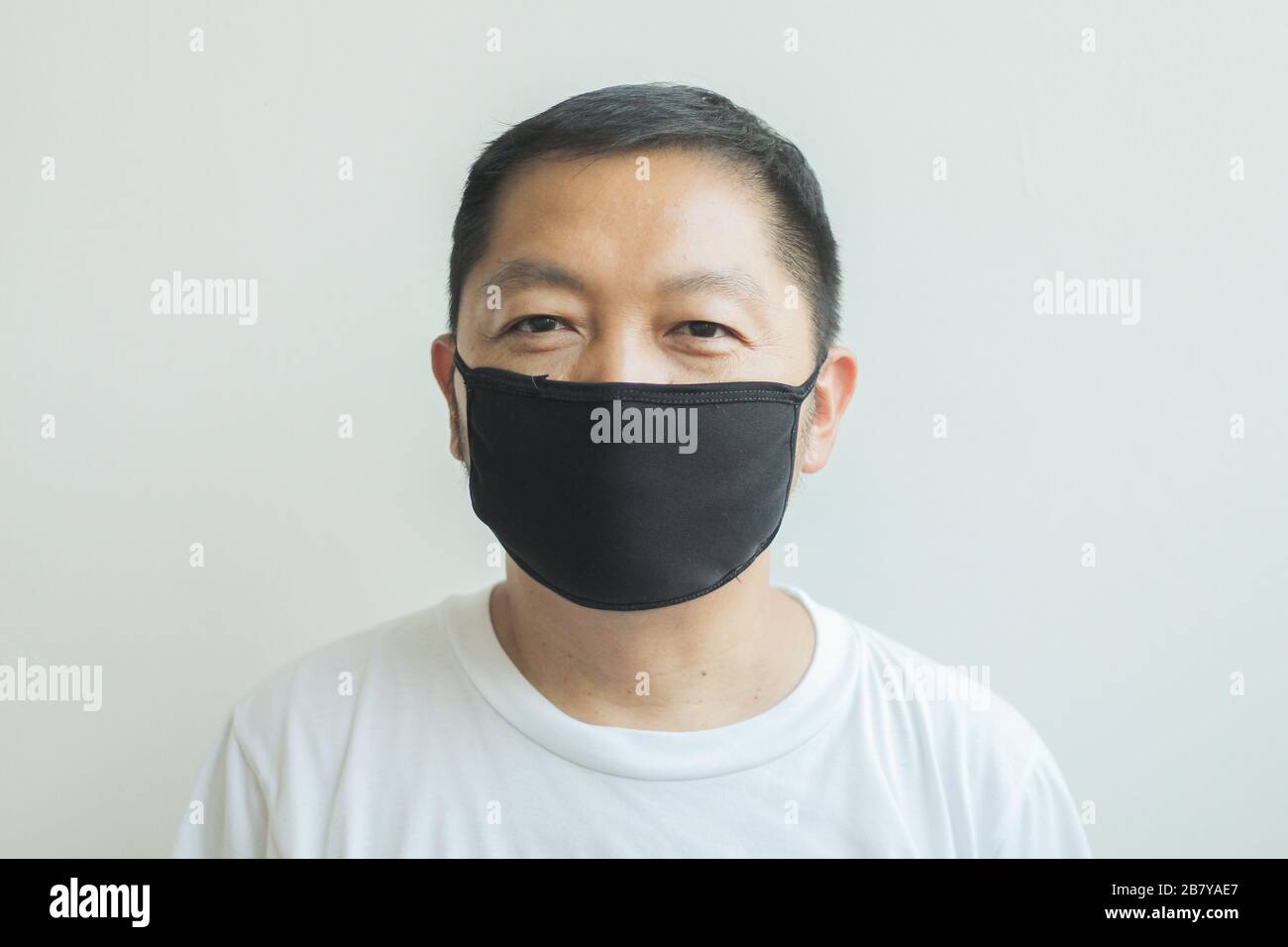 Nurse wearing medical mask covid19 hi-res stock photography and images ...