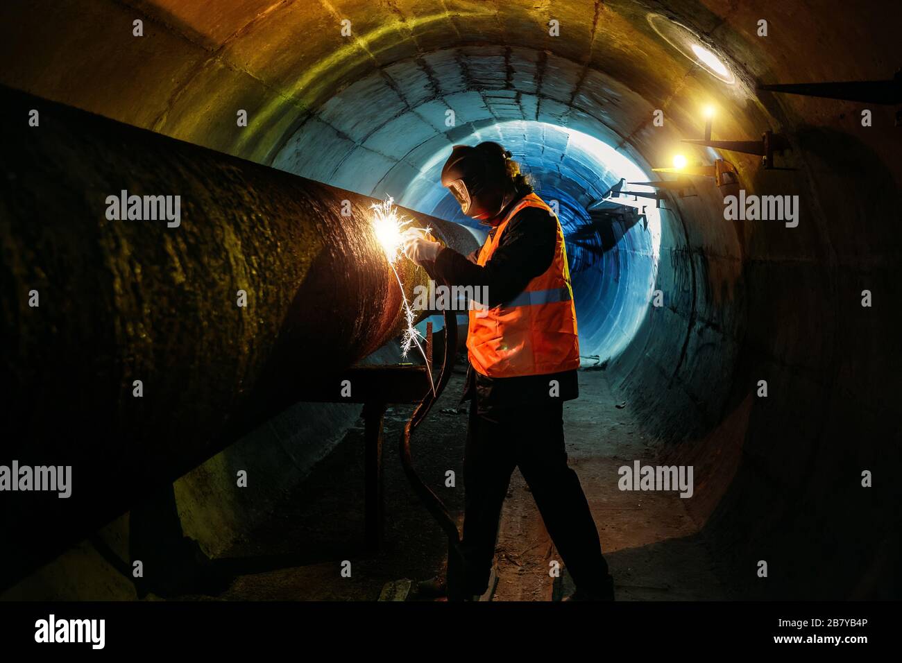 Pipe fitter hires stock photography and images Alamy