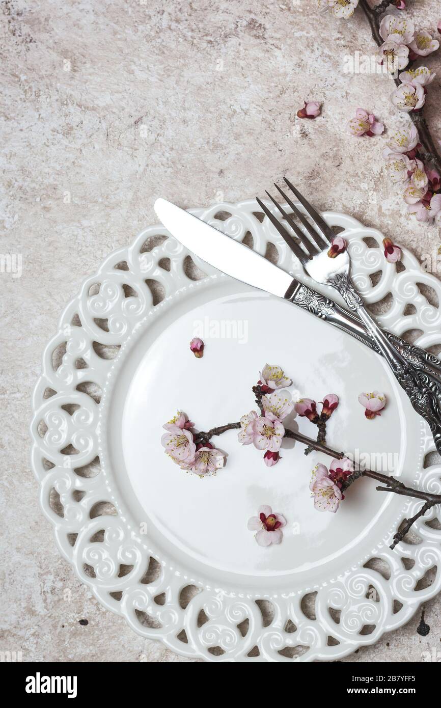 Spring romantic table setting hi-res stock photography and images - Alamy