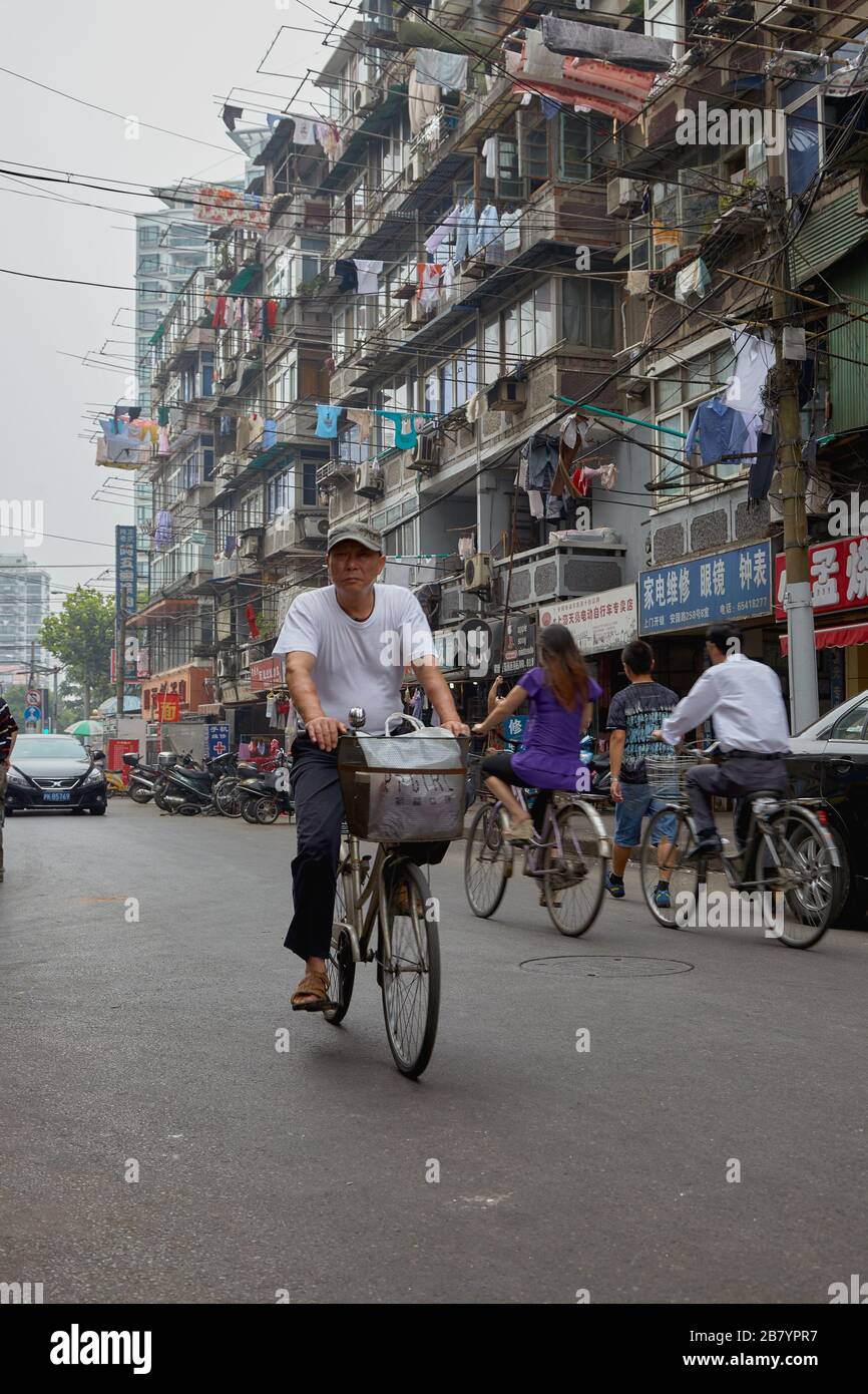 Streets scenes in Shanghai Stock Photo - Alamy