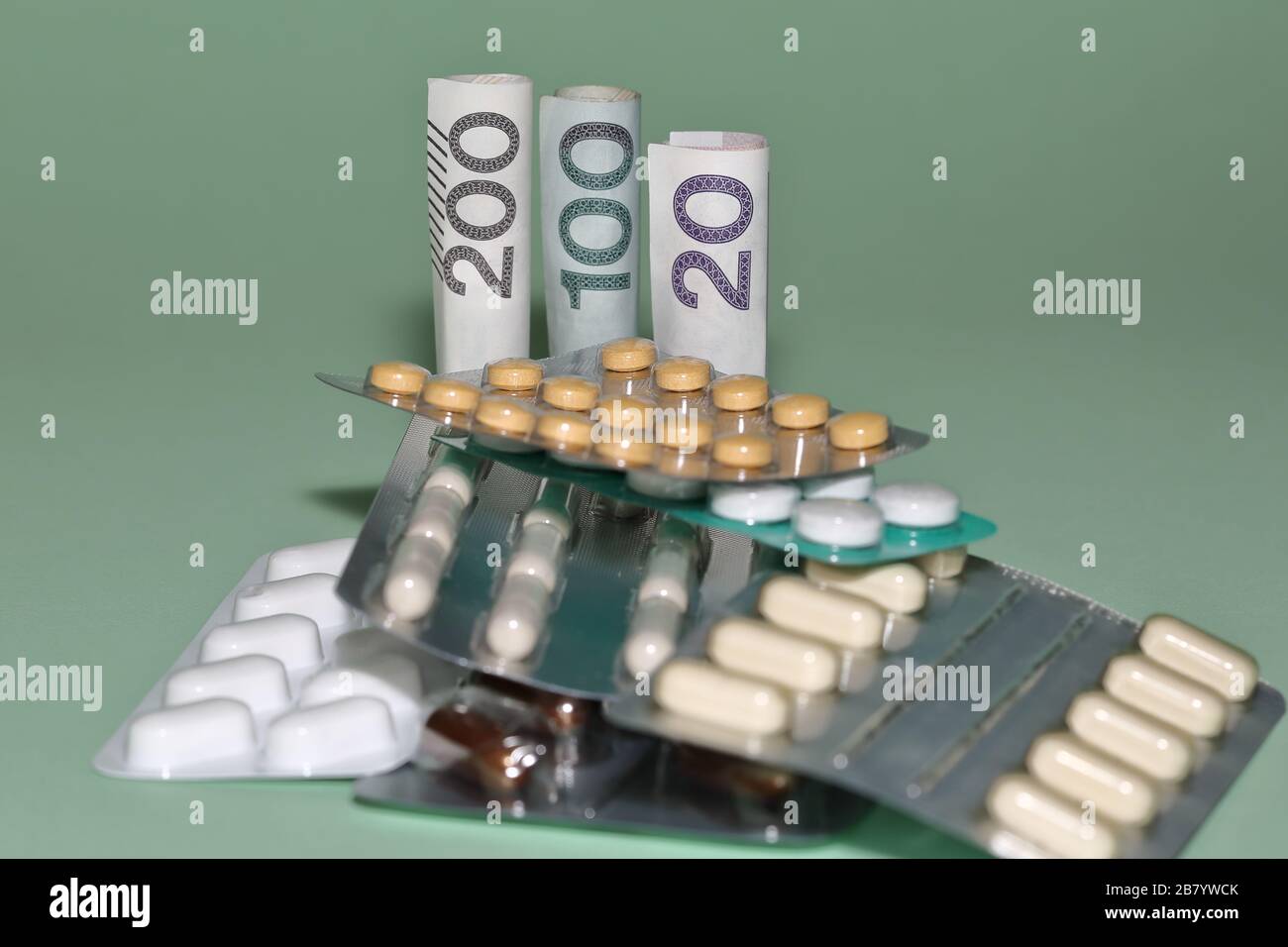 100 Capsules High Resolution Stock Photography And Images Alamy