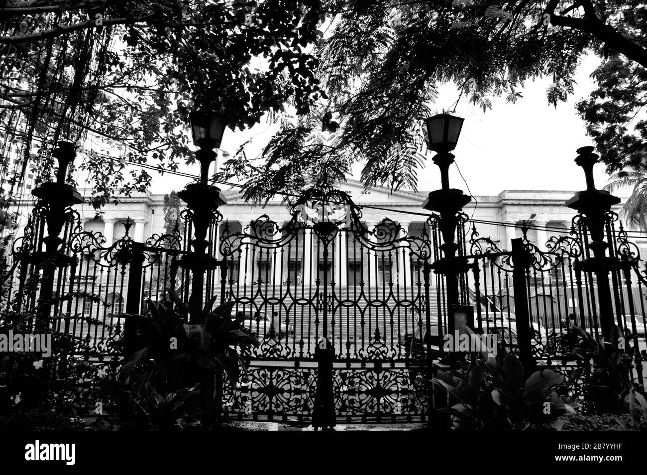 Iron gate, Town Hall, Asiatic Library, Horniman Circle, Fort, Bombay, Mumbai, Maharashtra, India, Asia Stock Photo