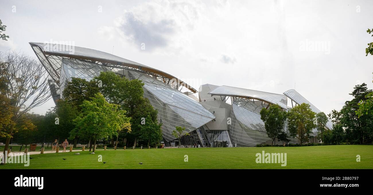 Exterior view of the Louis Vuitton Foundation building Stock Photo