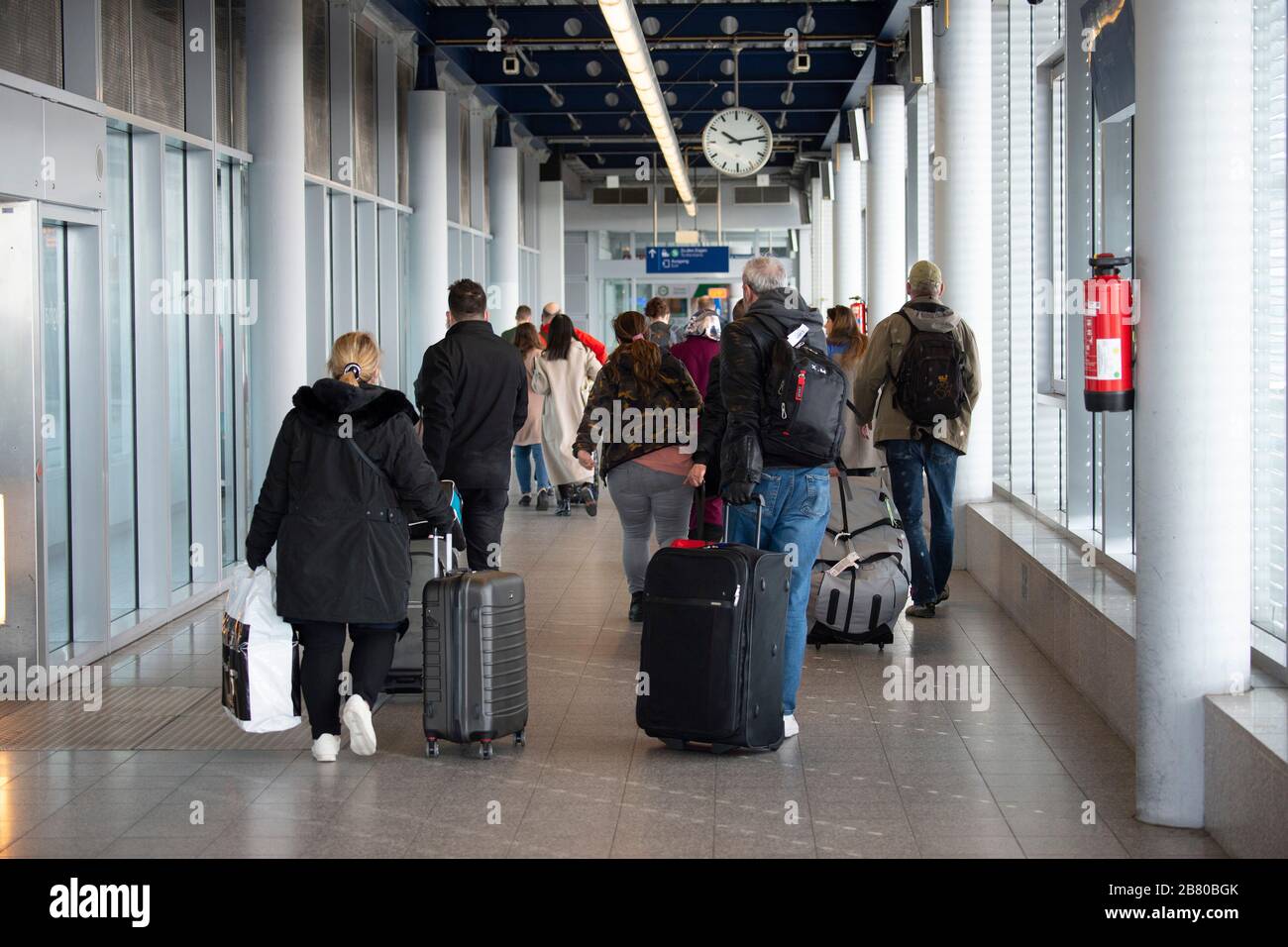 Skytrain Duesseldorf Airport High Resolution Stock Photography And Images Alamy