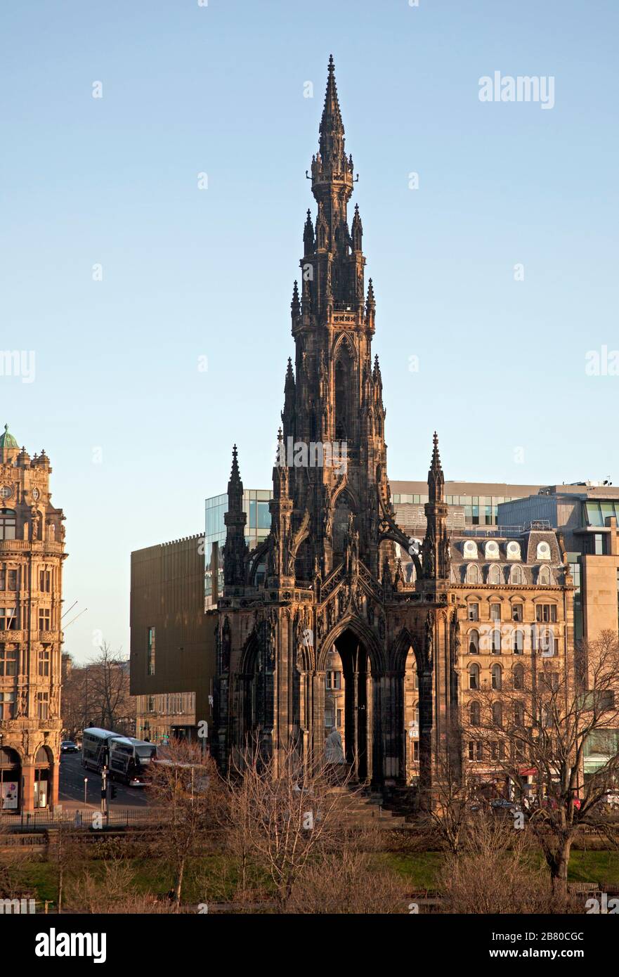 Edinburgh, UK. 19th Mar 2020. Coronavirus closures, Edinburgh Historic buildings lockdown. 19th Mar 2020. Historic Environment Scotland has taken Scottish Government advice to lockdown Edinburgh Castle and Holyrood Palace from close of business on Friday 20th March. The Scott Monument and National Museum of Scotland buildings have already closed earlier this week Stock Photo