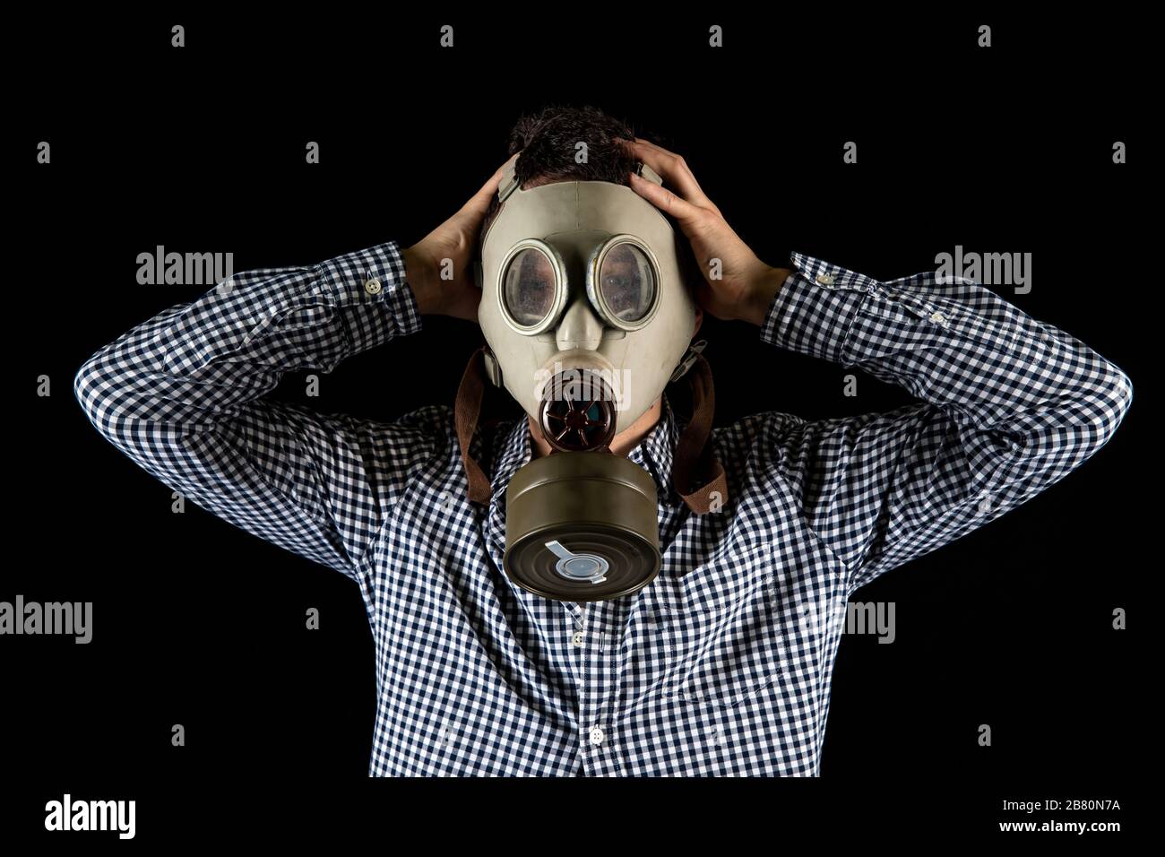Man in gas mask hi-res stock photography and images - Alamy