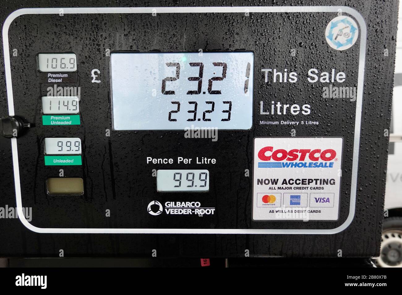 Bristol, UK. 19th Mar, 2020. Petrol now under £1 a litre as the drop in