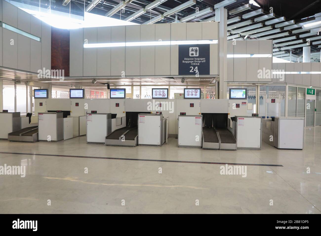 CORONAVIRUS ORLY AIRPORT 2A CLOSED Stock Photo
