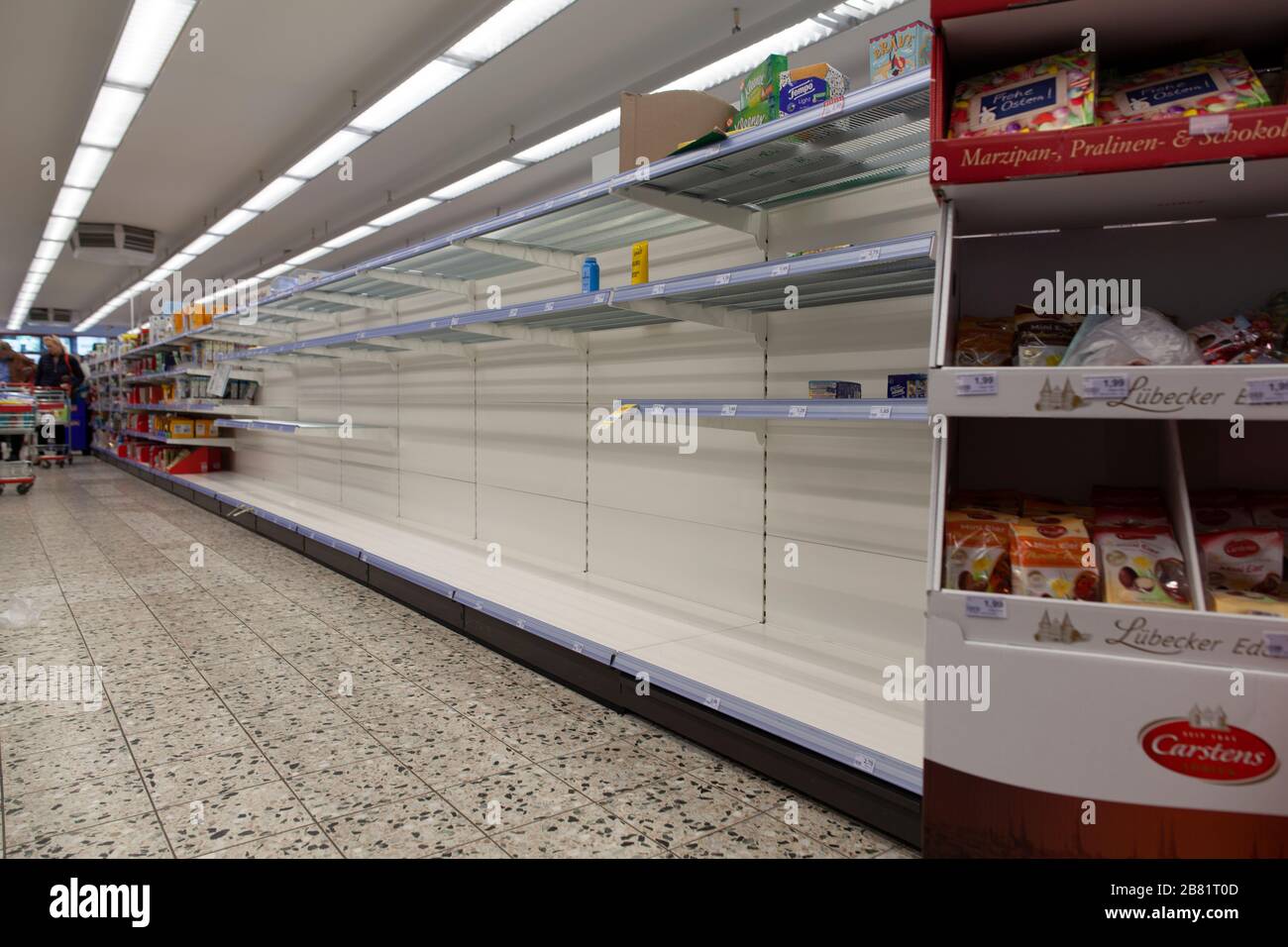 Empty shopping shelves during corona crisis Stock Photo Alamy
