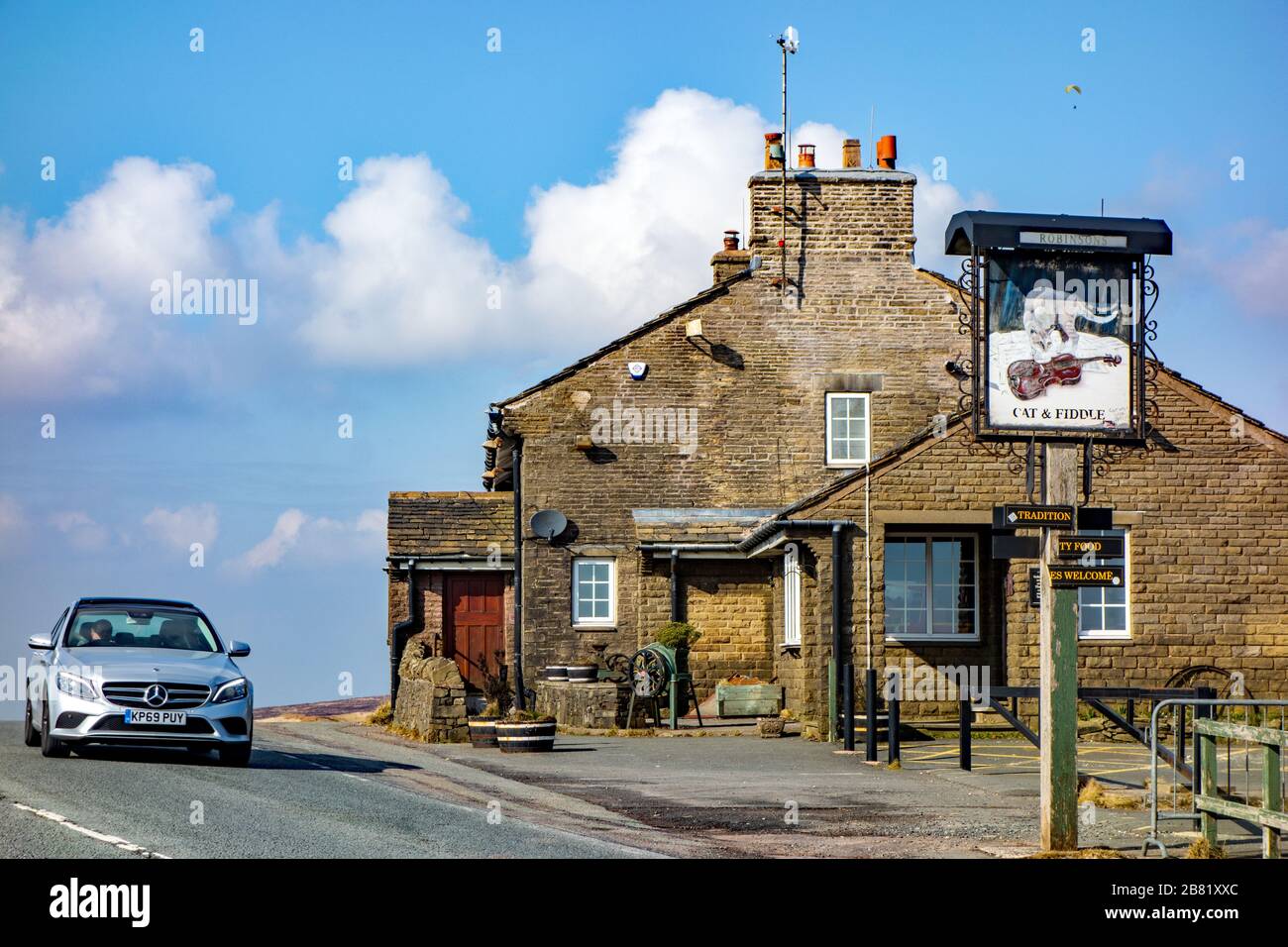 The Cat and Fiddle pub inn Cheshire  is the second-highest inn or public house in England, due to reopen in 2020 as the highest distillery in Britain Stock Photo