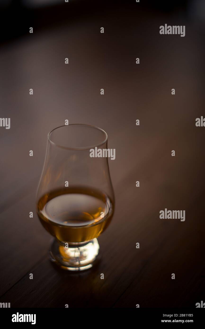 Glencairn glass whisky hires stock photography and images Alamy