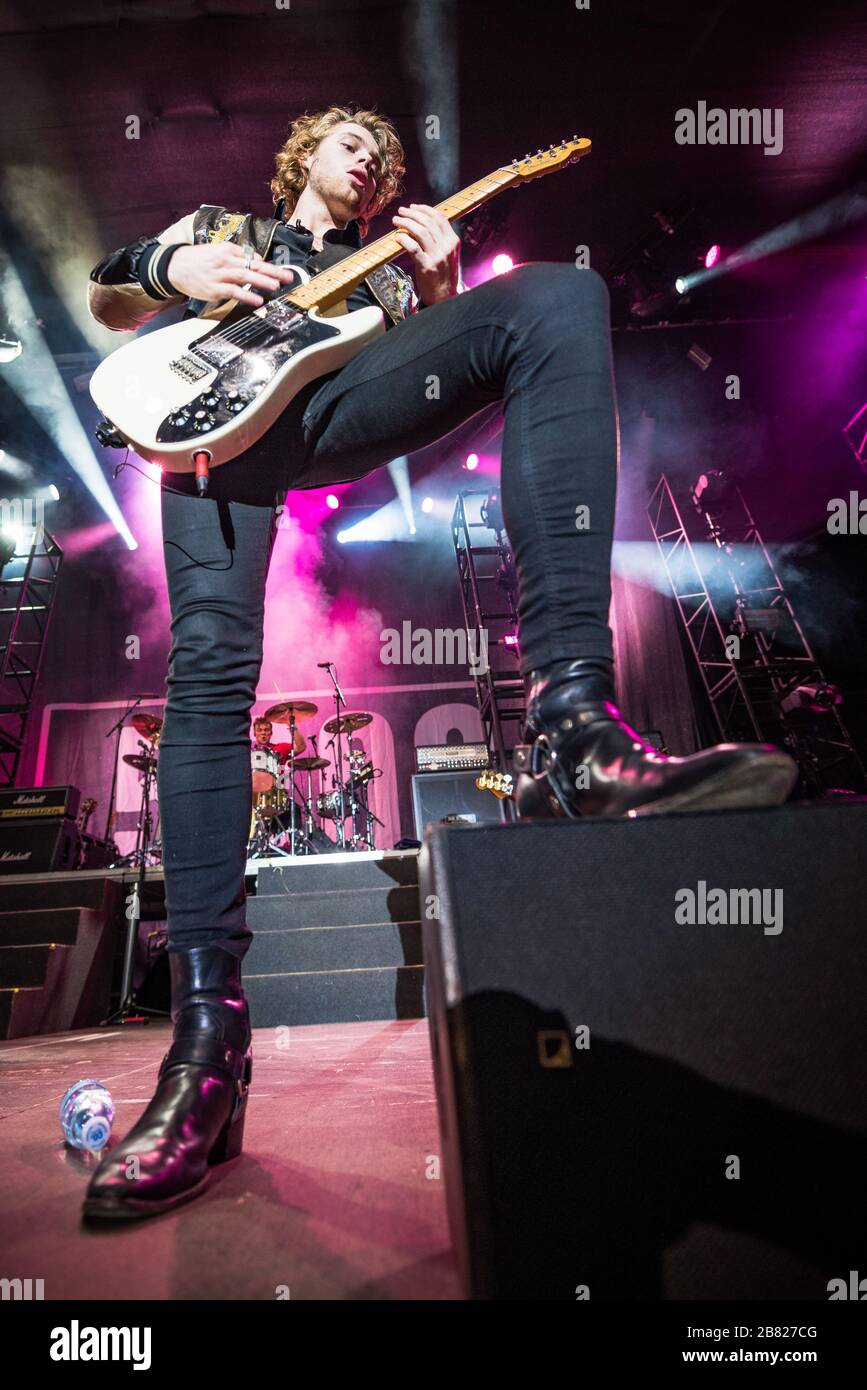 Copenhagen, Denmark. 25th, August 2017. The Australian pop rock band 5  Seconds of Summer performs a live concert at Tivoli in Copenhagen. Here  singer and guitarist Luke Hemmings is seen live on