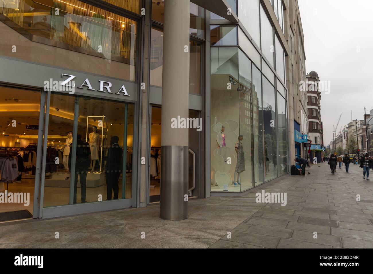 London, UK. 19th mar, 2020. Empty Zara store, Oxford Street. Various scenes  from central London ss