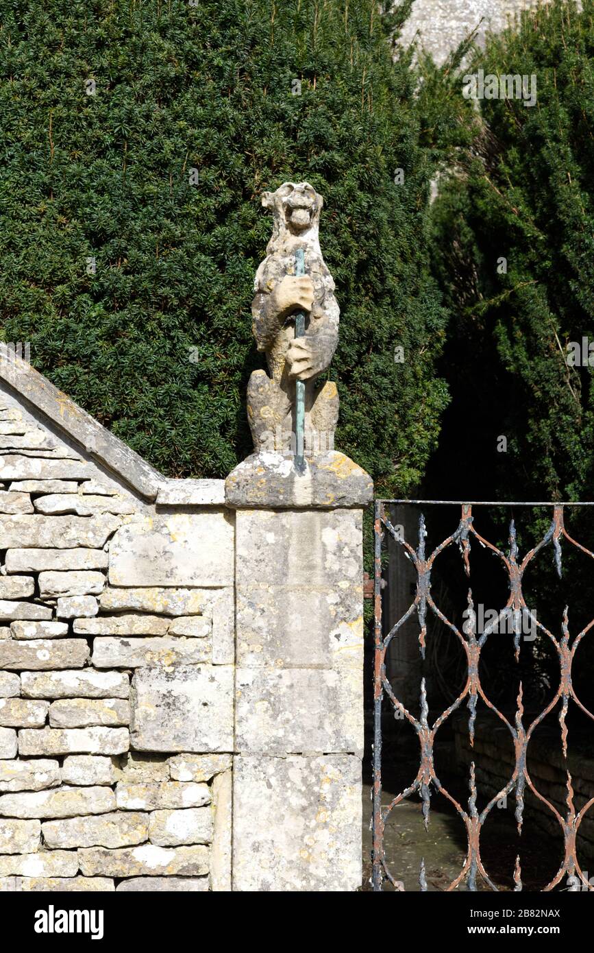 Cotswold garden gate hires stock photography and images Alamy