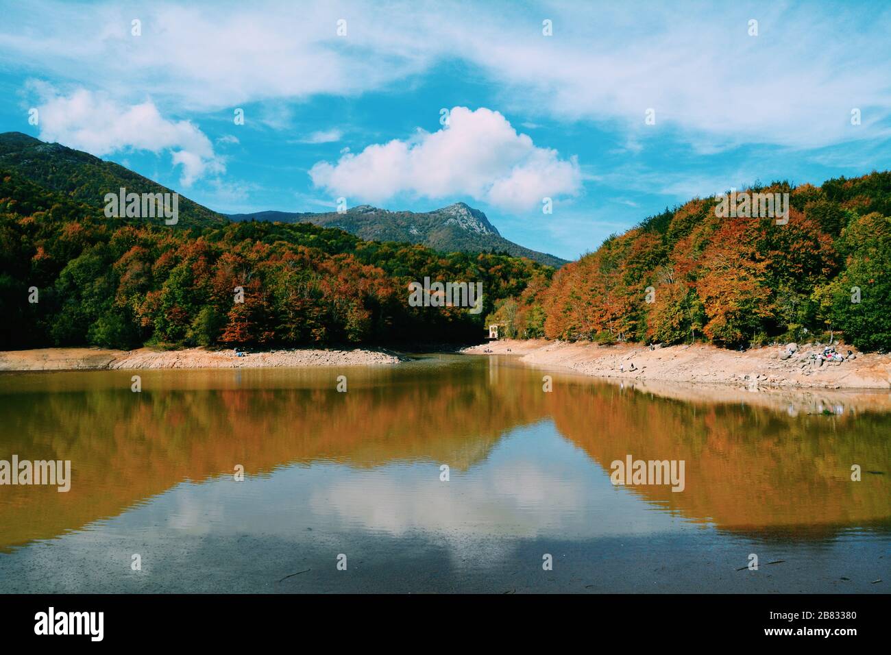 Lago de Santa Fé del Montseny Stock Photo Alamy