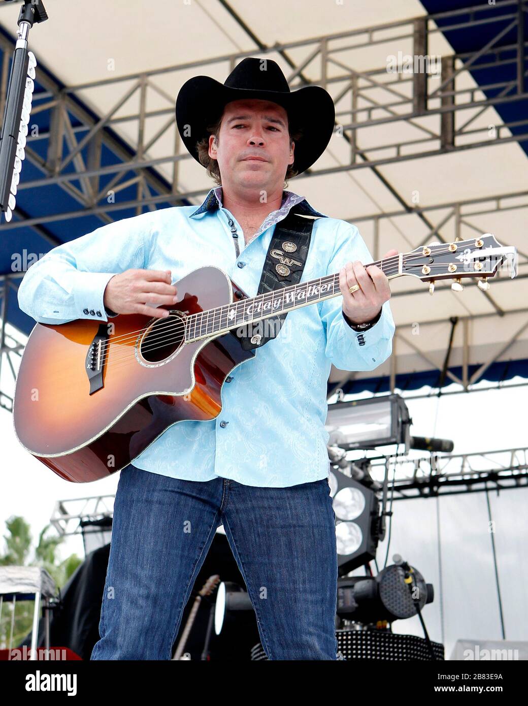 Clay Walker performs at the KISS Country 2012 Chili Cook-Off concert at