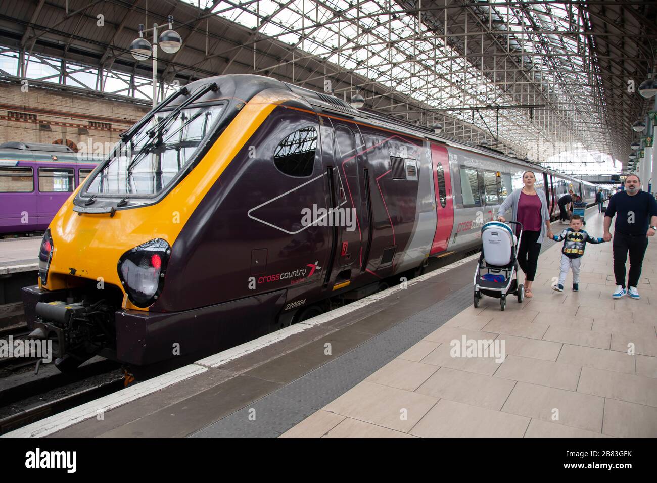 Arriva Class 220 Voyager diesel-electric high-speed multiple-unit train at Piccadilly Station, Manchester, England Stock Photo