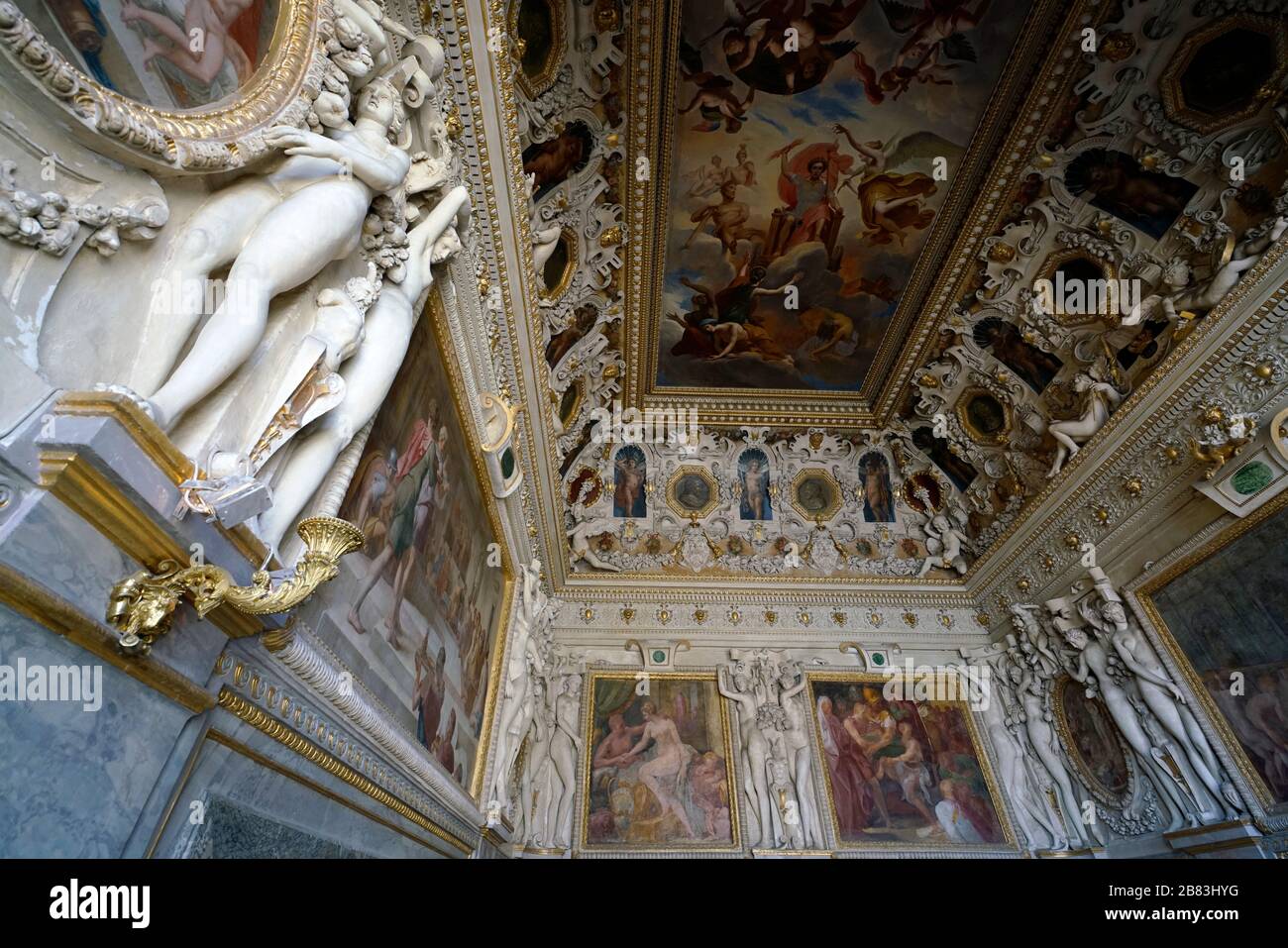 Celling And Walls Of King S Staircase Rebuilt On Site Of Duchess D Etampes Chamber Chateau De Fontainebleau Palace Fontainebleau Lseine Et Marne France Stock Photo Alamy