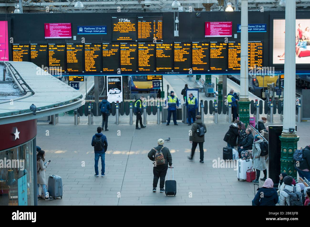Edinburgh, UK. 19th Mar, 2020. Pictured: Waverley Station during rush hour during the Coronavirus Pandemic. What would normally be hustle and bustle packed with commuters trying to get home, a more or less empty concourse. Credit: Colin Fisher/Alamy Live News Stock Photo