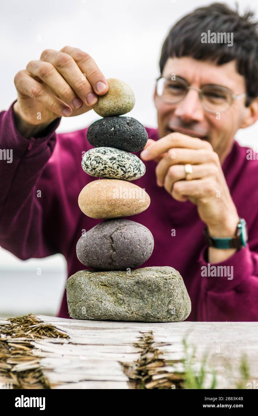 Rock on top of another rock hi-res stock photography and images - Alamy