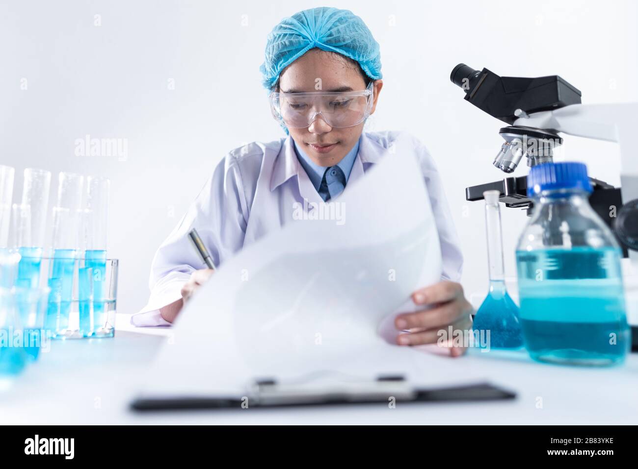 Chemical tests hi-res stock photography and images - Alamy