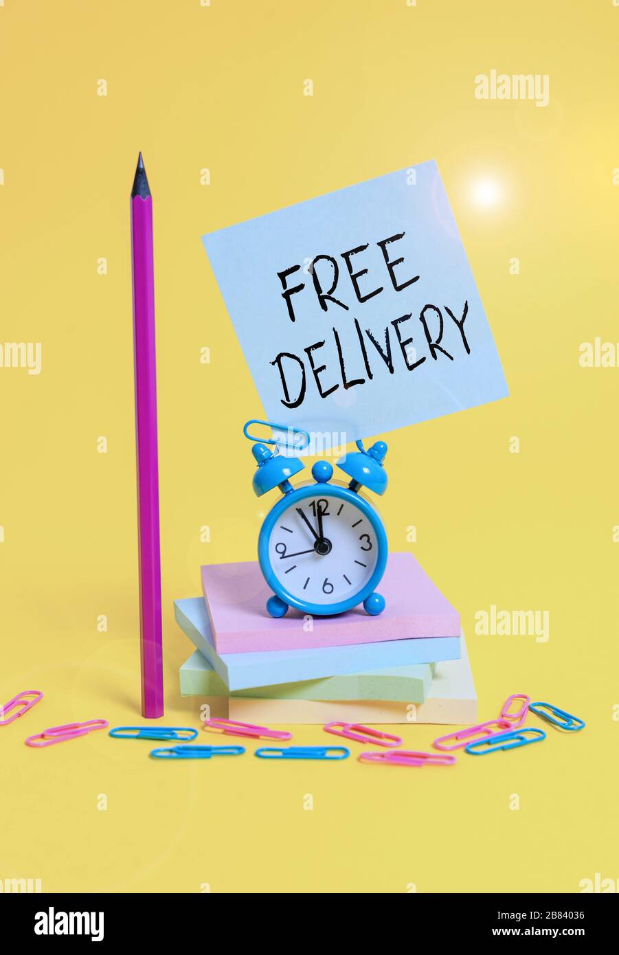 Writing note showing Free Delivery. Business concept for directly ...