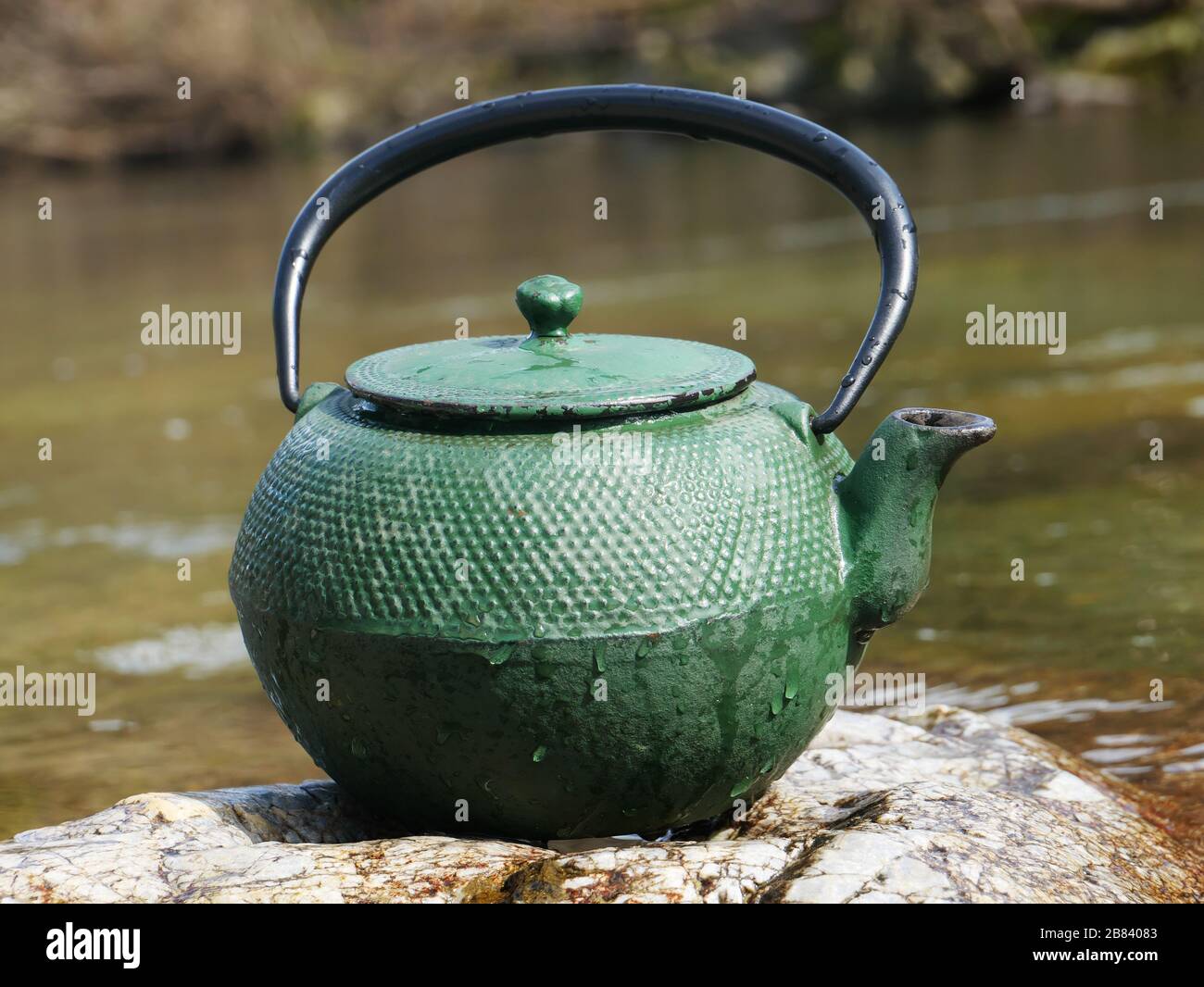 Cast iron tea hires stock photography and images Alamy