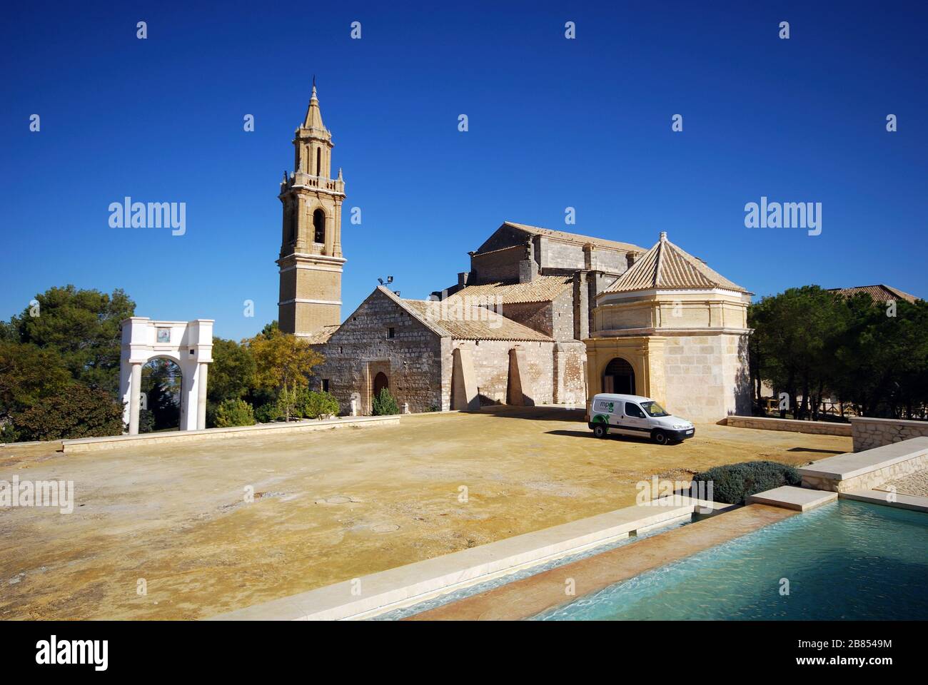 La iglesia parroquial de santa maría hi-res stock photography and ...