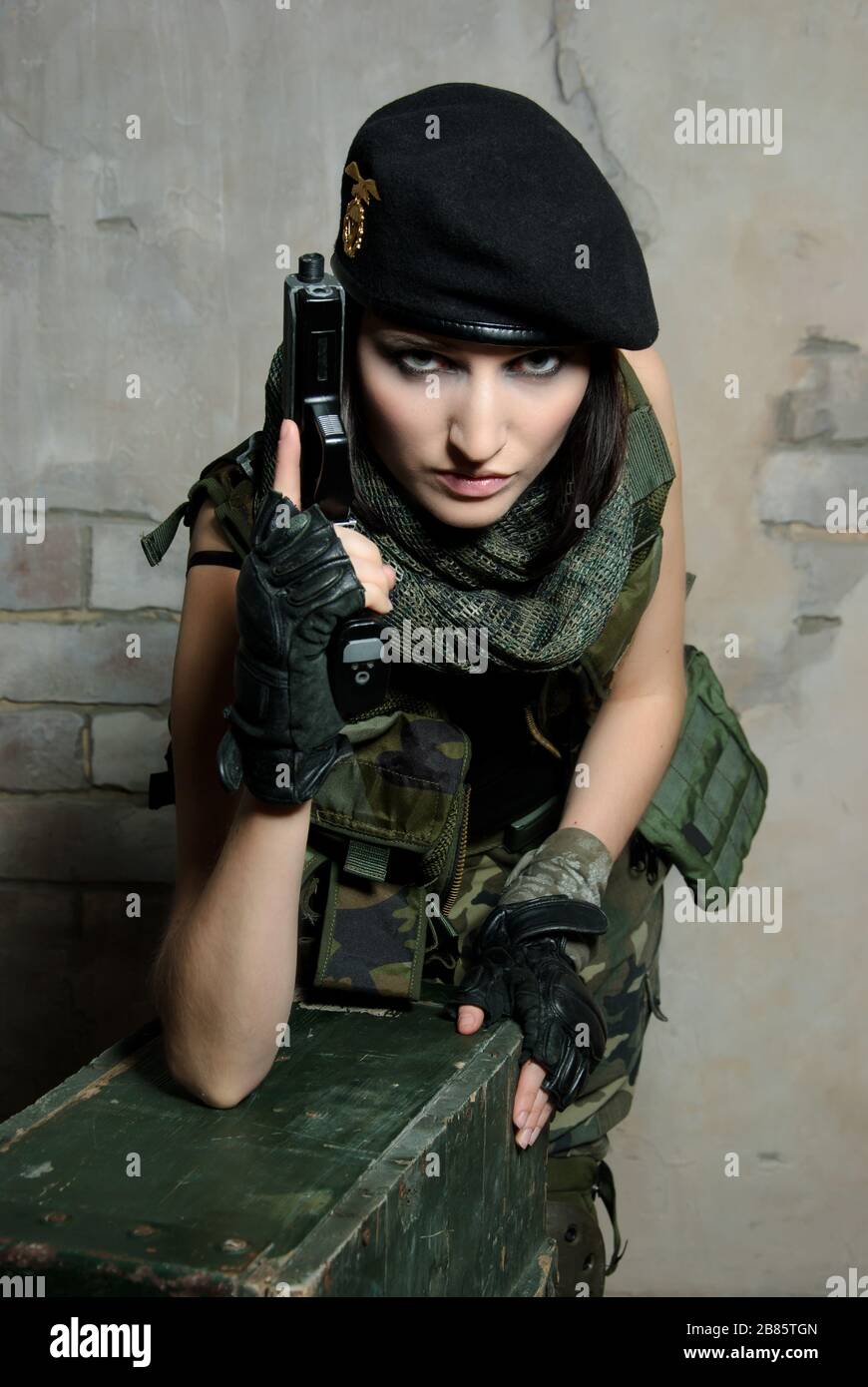 Green beret uniform hi-res stock photography and images - Alamy