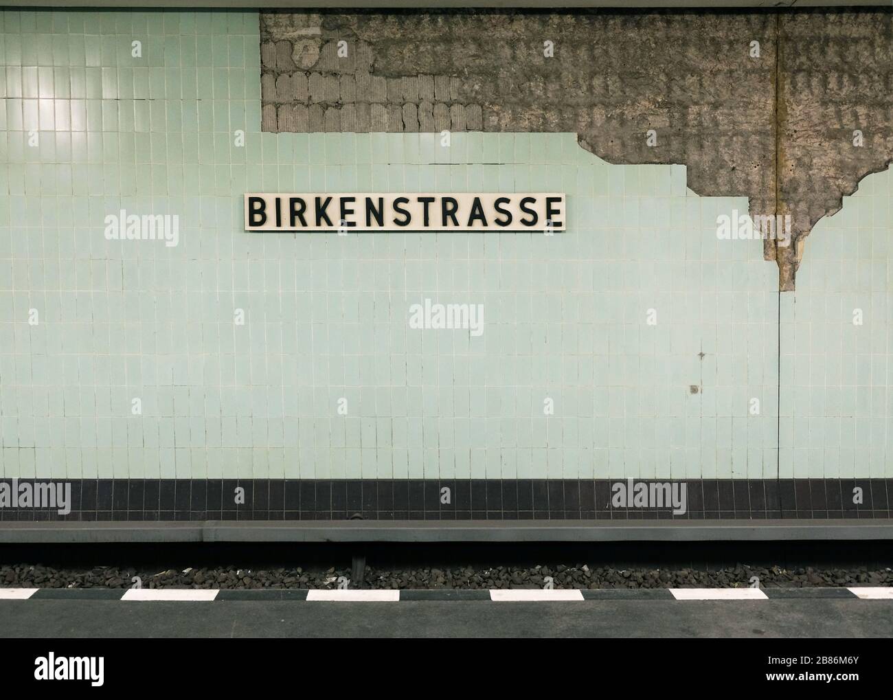 Bauschäden im U-Bahnhof Birkenstraße in Berlin Stock Photo