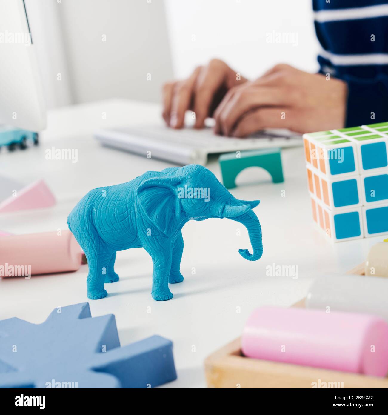 Elephan Play Computer Elephant and computer hi-res stock photography and images - Alamy