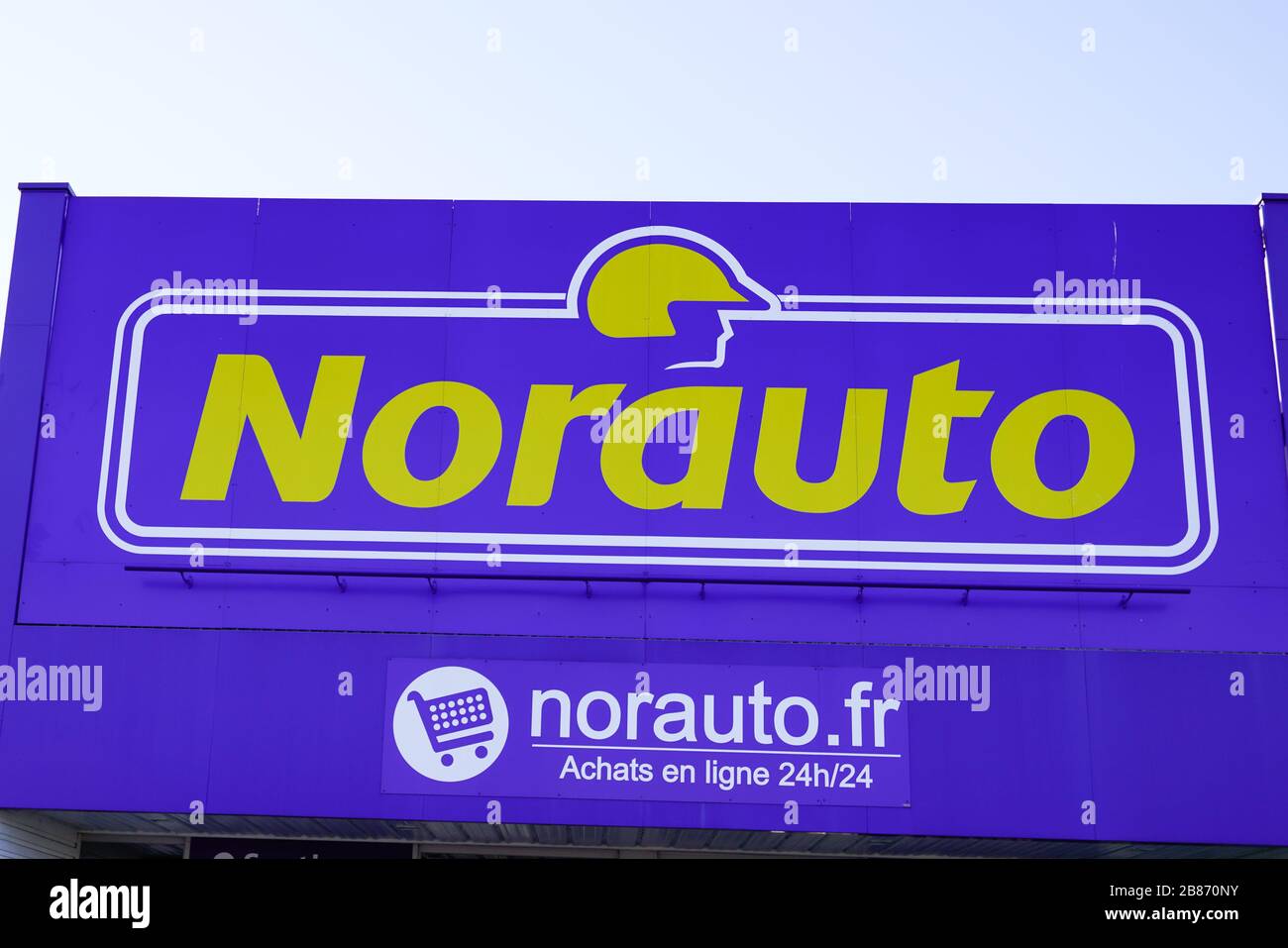 Bordeaux , Aquitaine / France - 03 15 2020 : norauto logo on car repair store station french sign shop Stock Photo