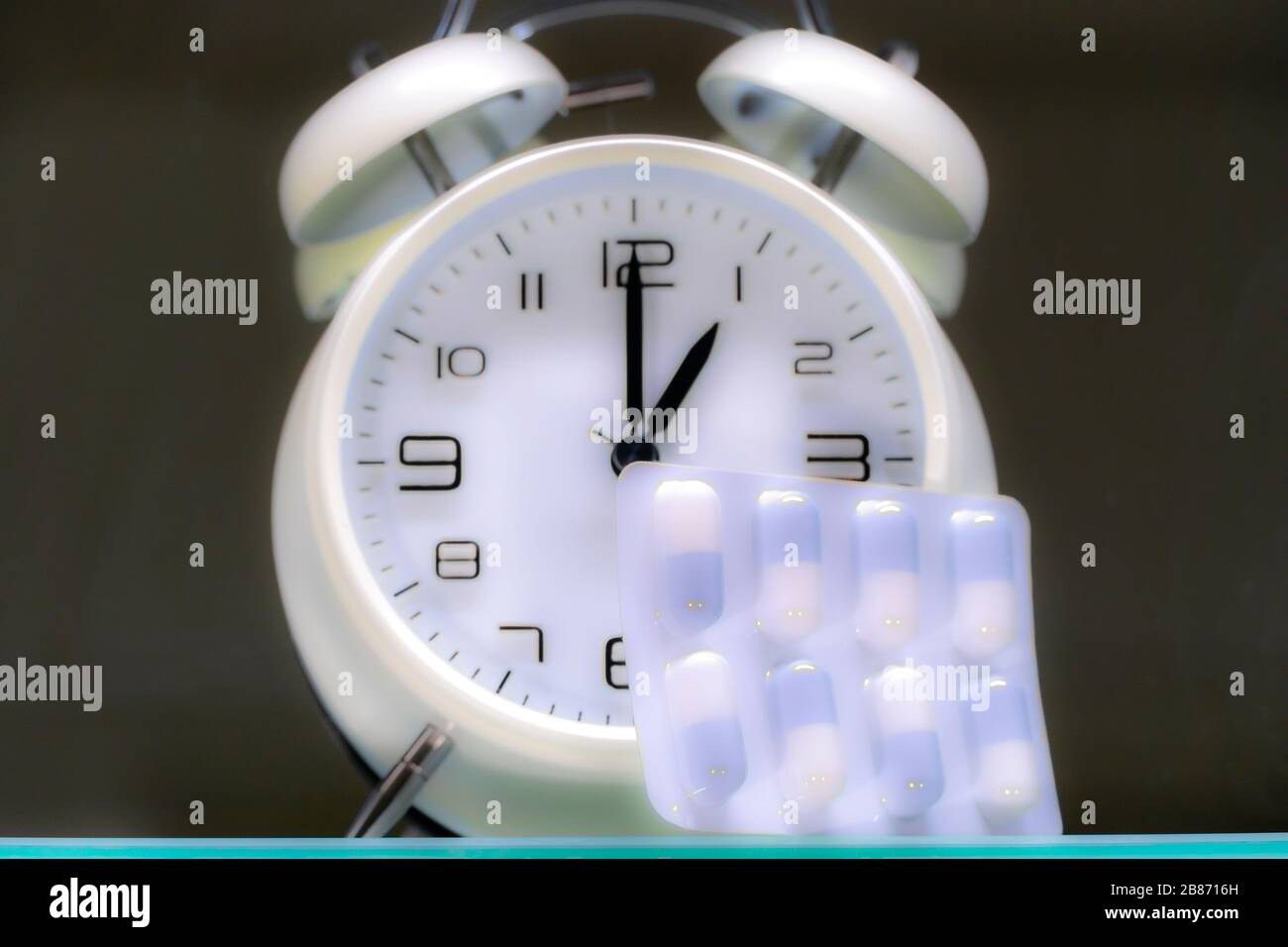 Clock showing 1 oclock hires stock photography and images Alamy
