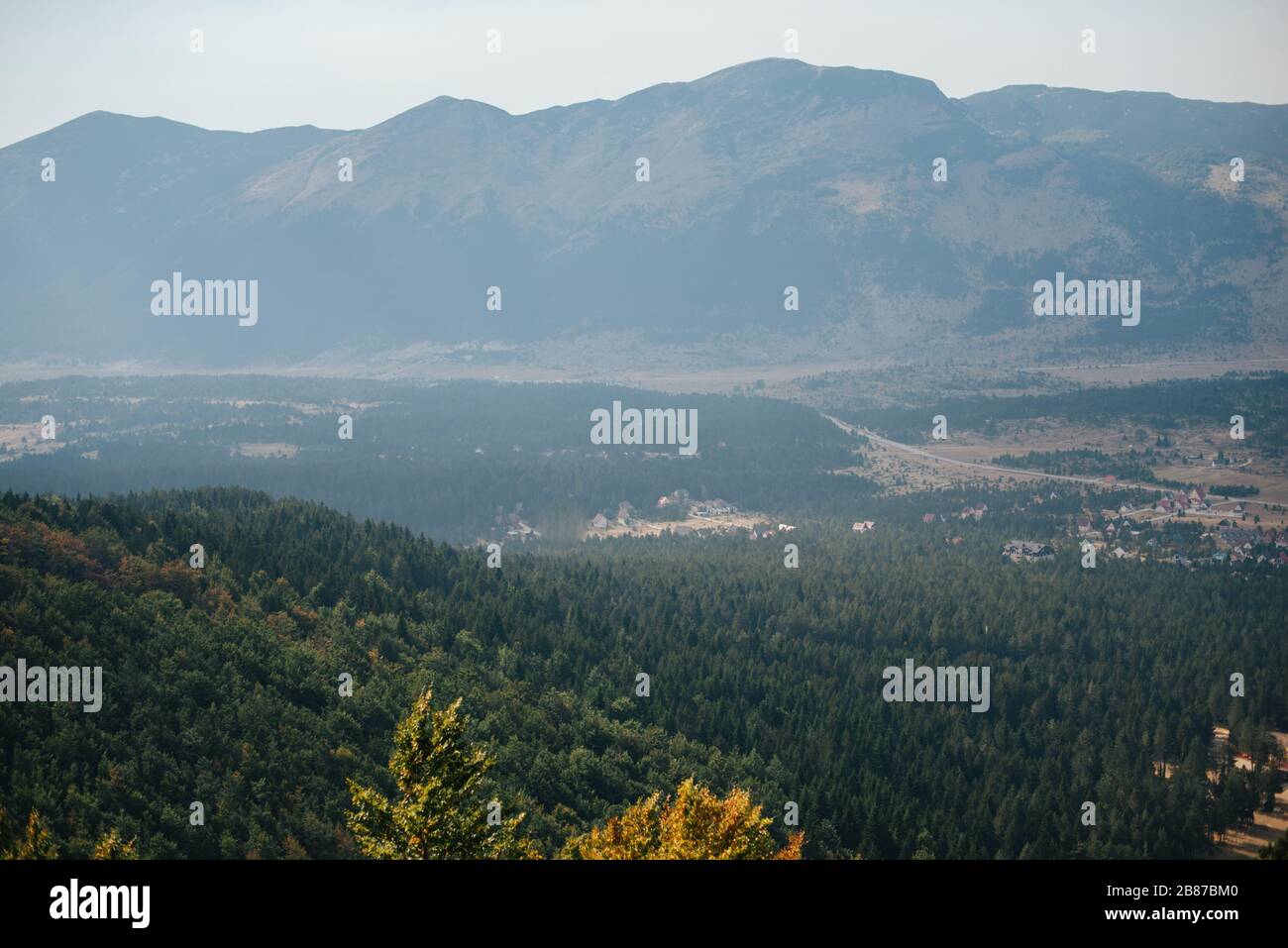 Top view of green mountains hi-res stock photography and images - Alamy