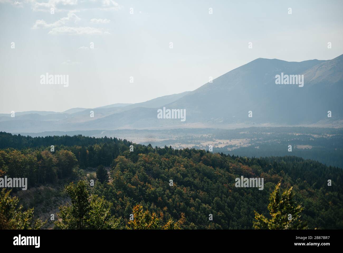 Top view of green mountains hi-res stock photography and images - Alamy