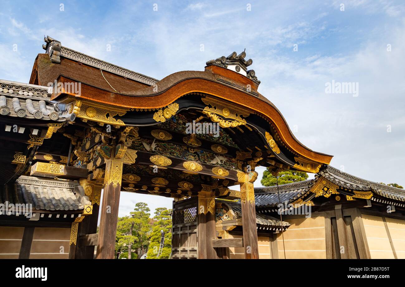 A close-up picture of the gate of Ninomaru Palace, part of the Nijō Castle. Stock Photo