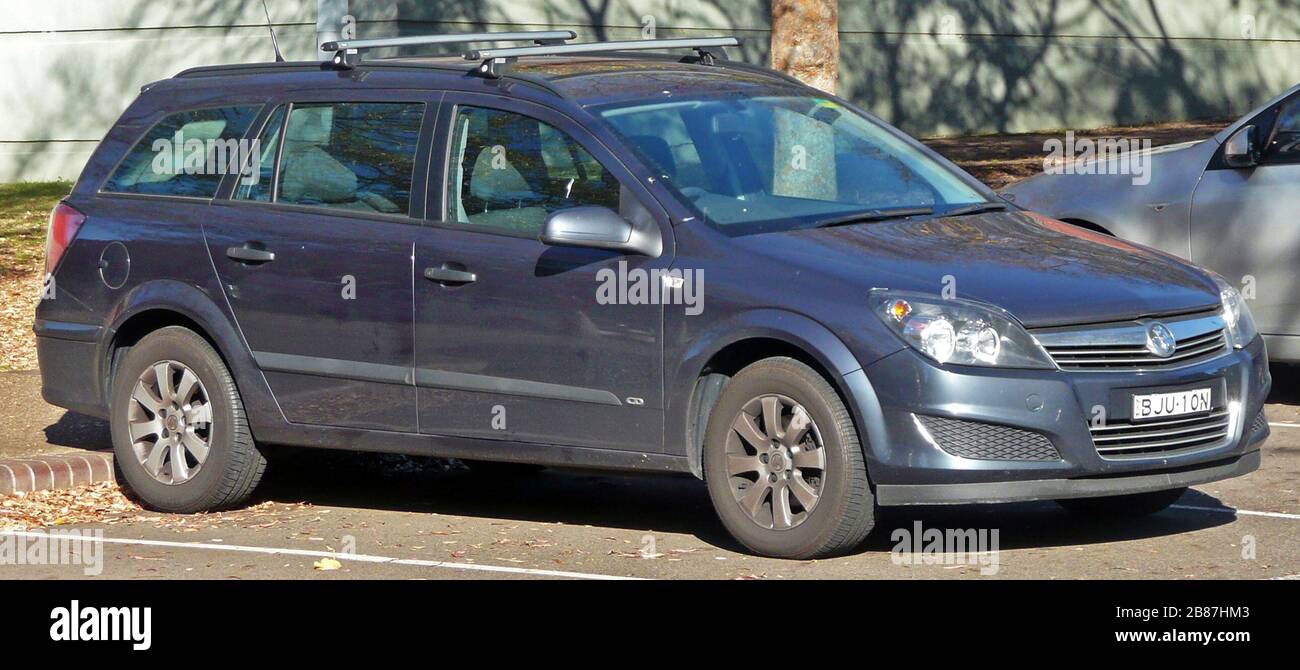 Grootste Gelijkmatig Aanmoediging Astra station wagon hi-res stock photography and images - Alamy