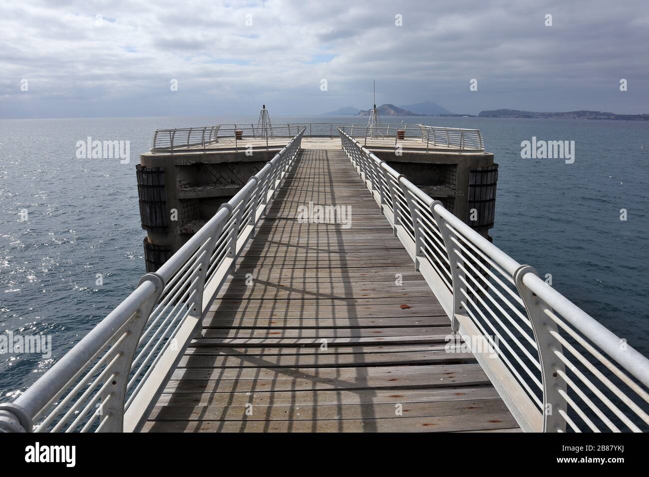 Bagnoli - Fine del Pontile Nord Stock Photo