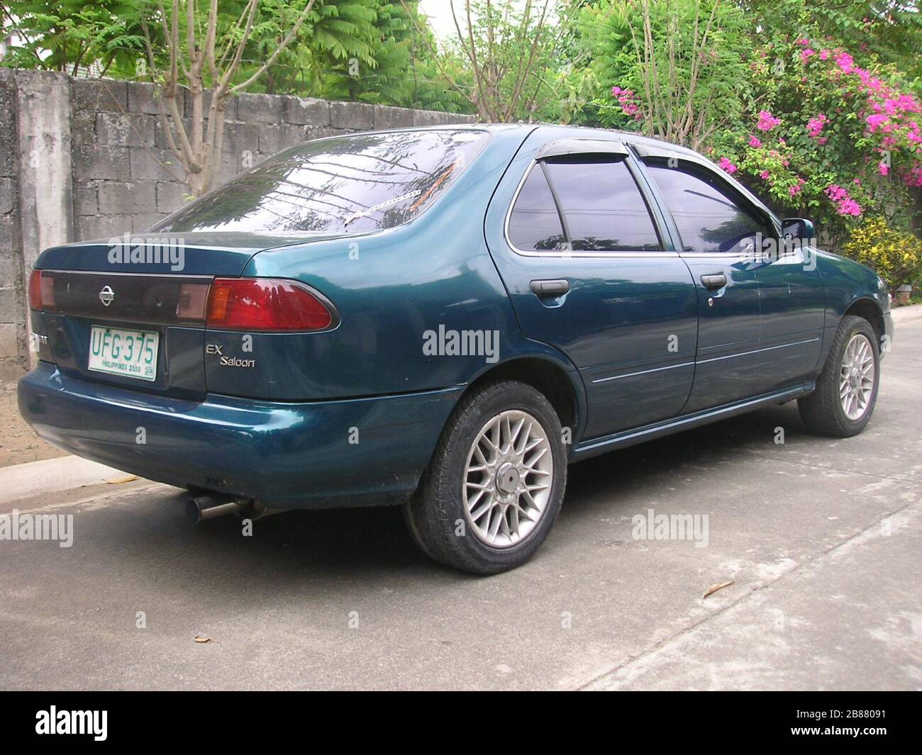 Nissan sentra hi-res stock photography and images - Alamy