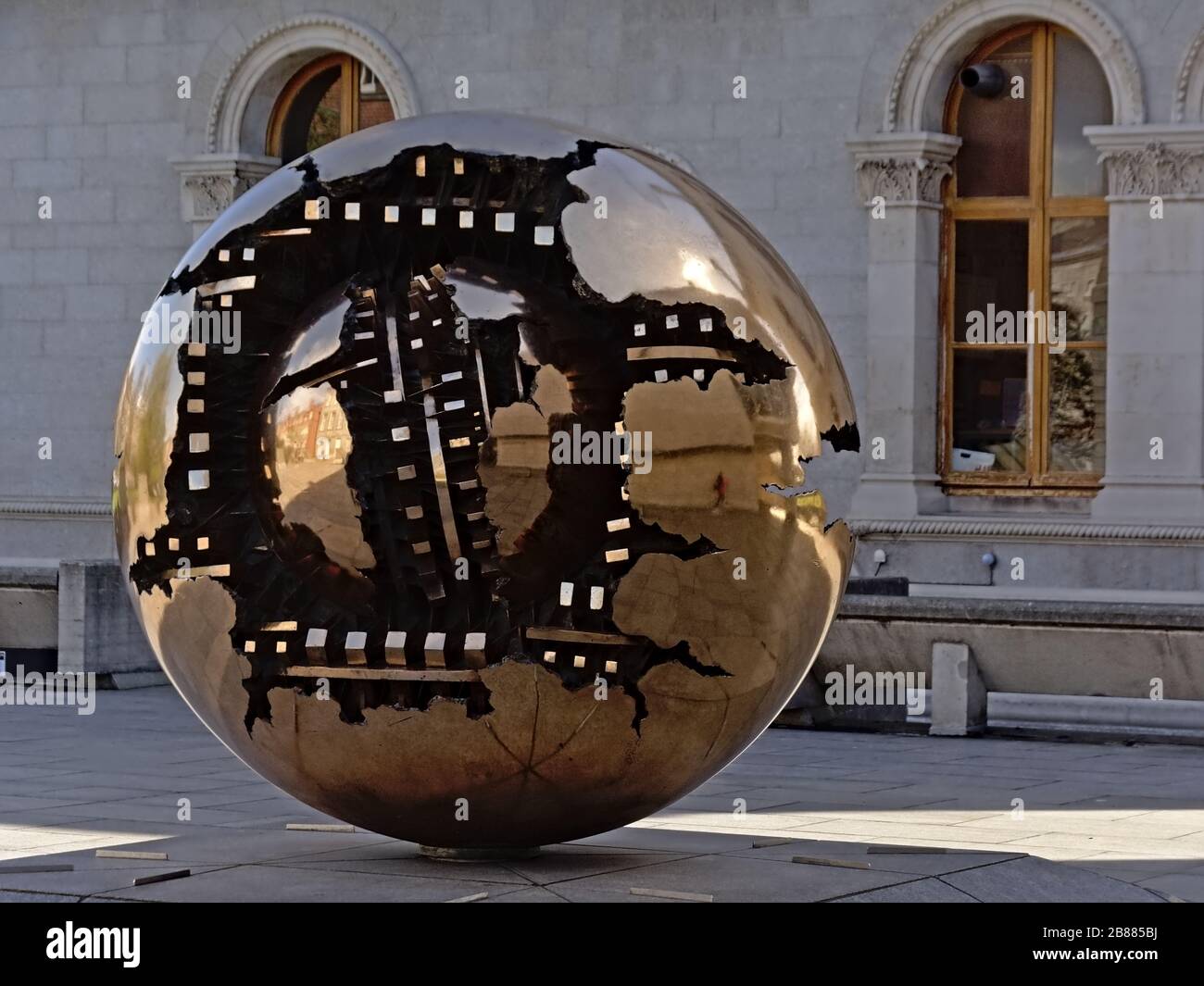 Sphere Within Sphere next to the Berkely library of Trinity college