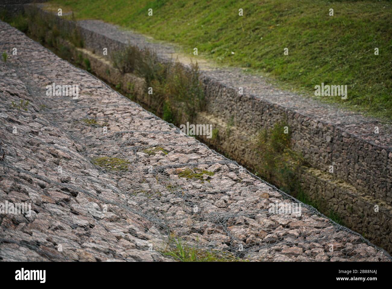 Caged riprap hi-res stock photography and images - Alamy