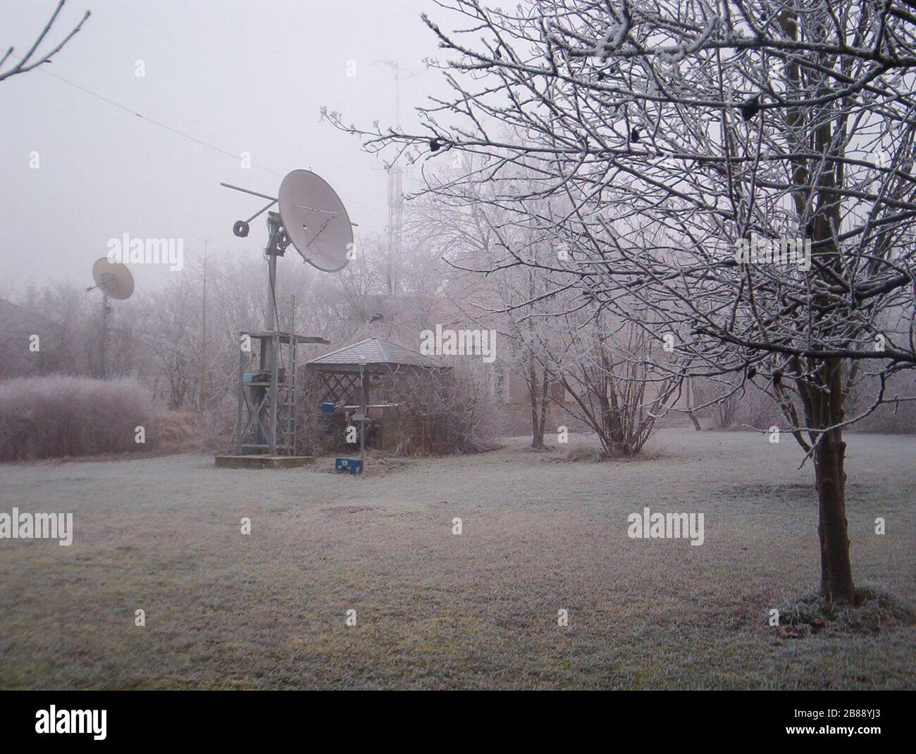 'Deutsch: Mein Garten mit Antennen; December 2007; Self-photographed; Wolfgang der Bastler; ' Stock Photo