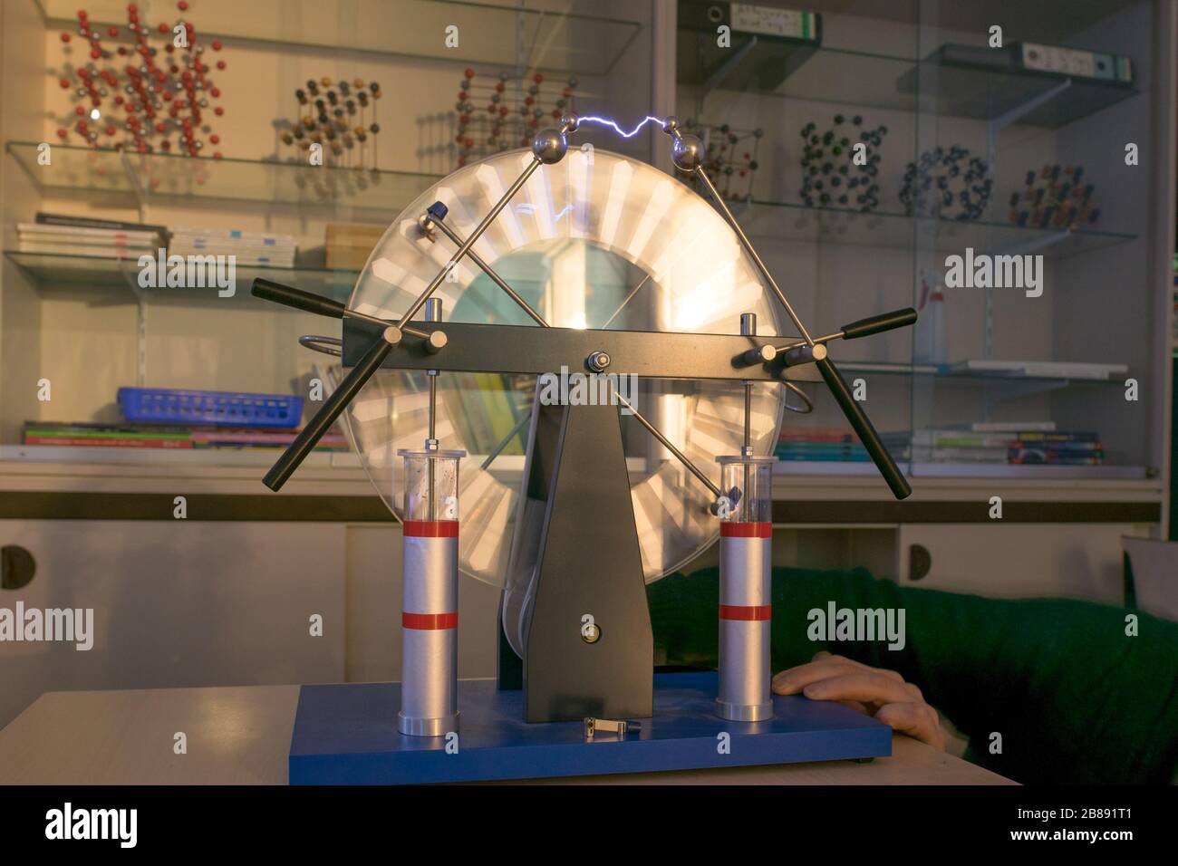Electric shock machine hi-res stock photography and images - Alamy