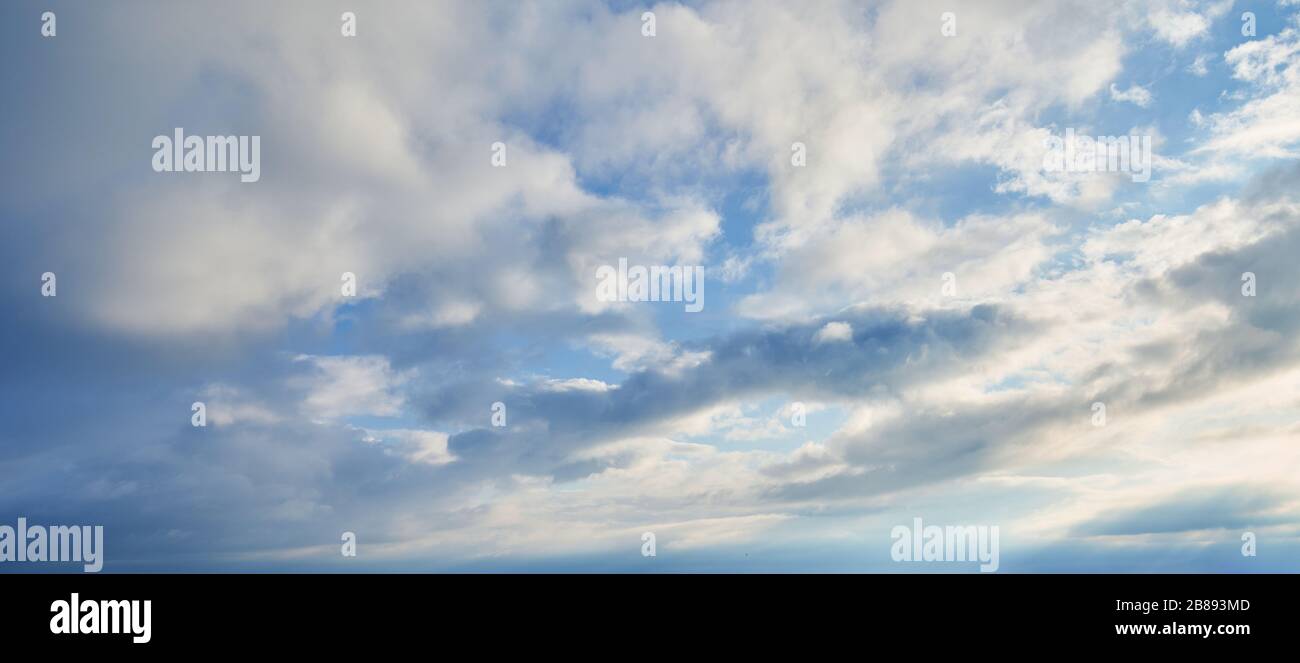 Dark clouds background. Dramatic cloudy sky Stock Photo - Alamy