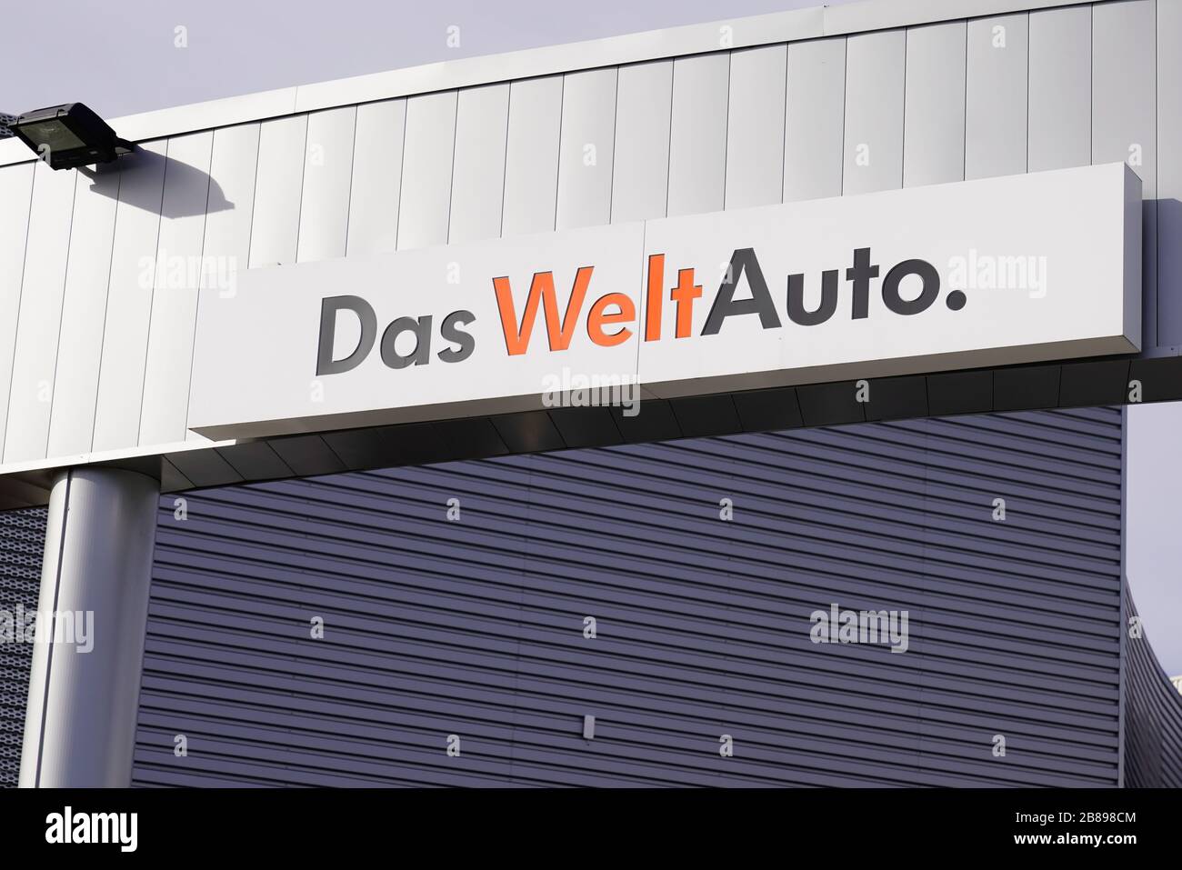 Bordeaux , Aquitaine / France - 10 27 2019 : Das WeltAuto sign store means used car world in Volkswagen dealership Stock Photo