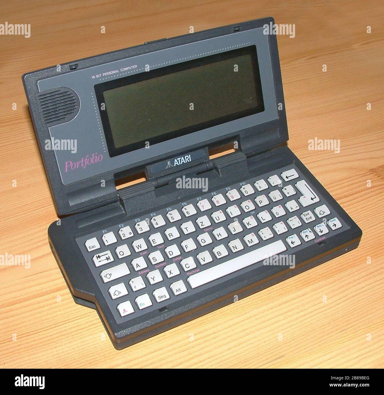 An Atari Portfolio portable computer; 28 November 2010, 18:40 (UTC); Atari  Portfolio.jpg; Atari Portfolio.jpg: Nagyvili at the Hungarian Wikipedia  derivative work: Ubcule (talk Stock Photo - Alamy