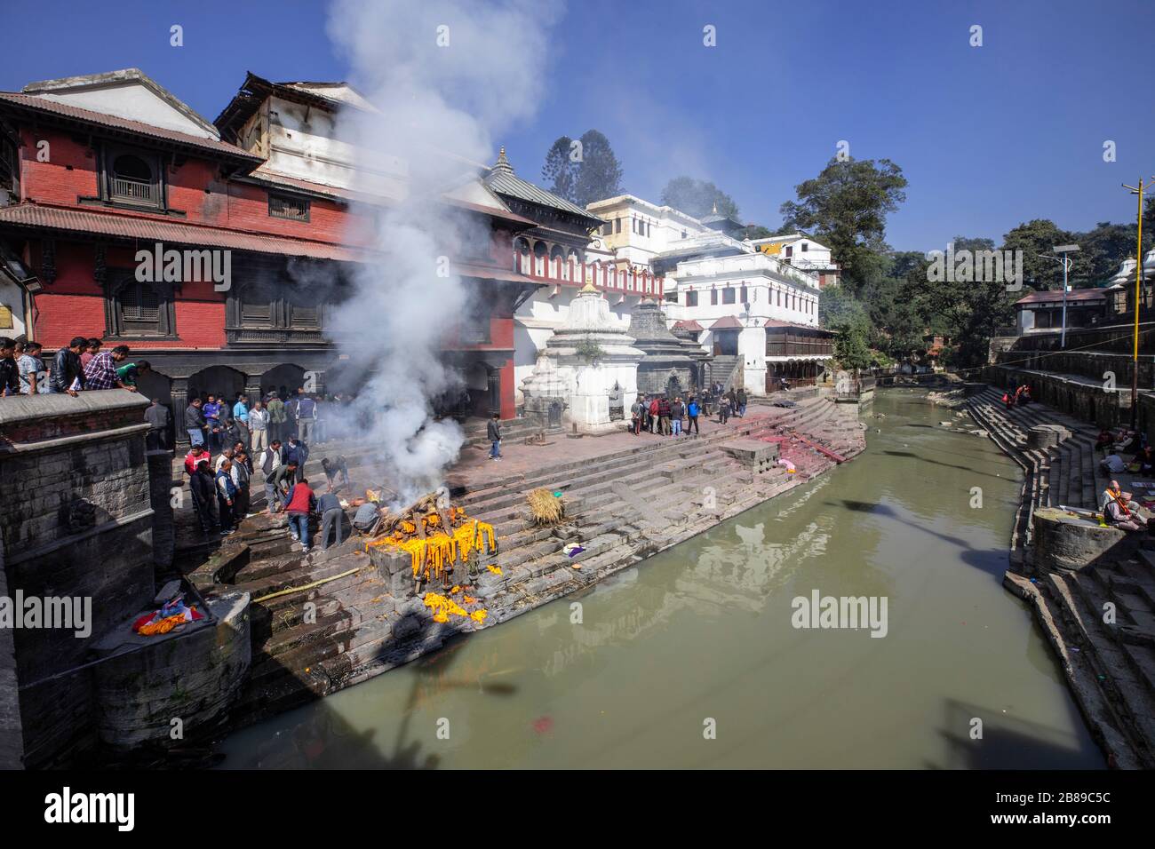 Rites of Cremation at Kathmandu's Pashupatinath Temple, Nepal Stock Photo