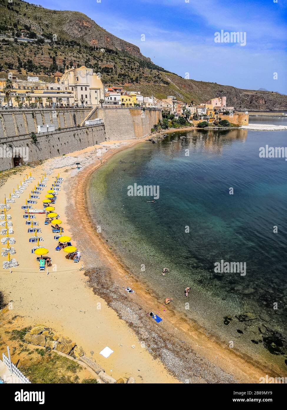 Sandy beach of Cala Petrolo in the village of Castellammare del Golfo,  Sicily Stock Photo - Alamy