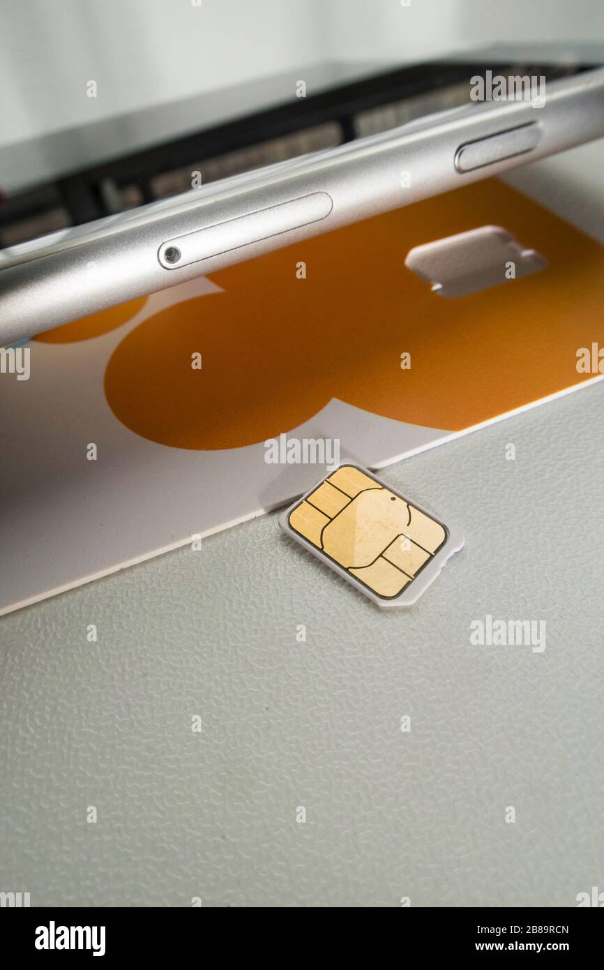 Sim card replacement hires stock photography and images Alamy